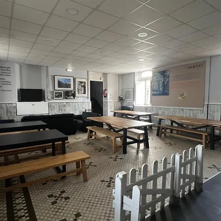 La Estacion بيت شباب