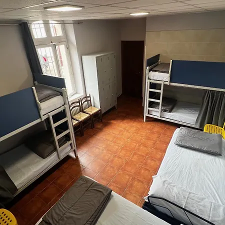 بيت شباب La Estacion