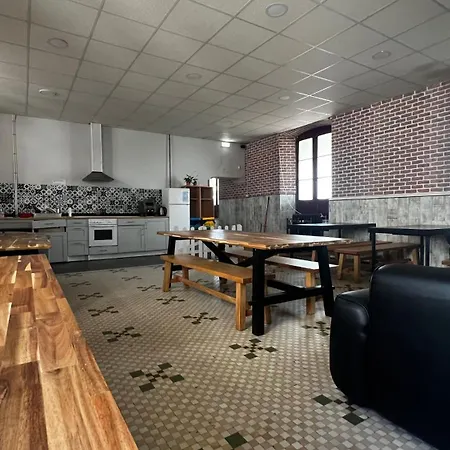 La Estacion بيت شباب