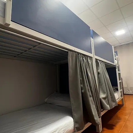 La Estacion بيت شباب *