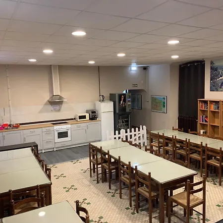 La Estacion بيت شباب يانس