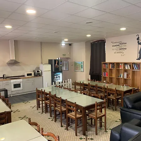 La Estacion بيت شباب *