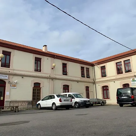 بيت شباب La Estacion *