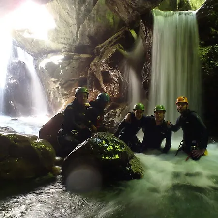 La Estacion يانس