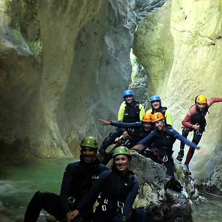 La Estacion يانس